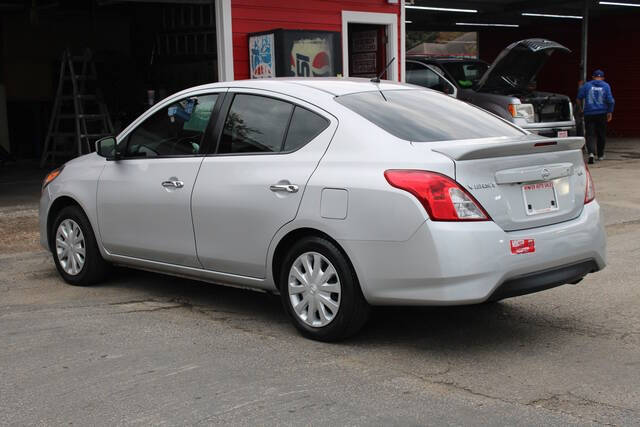 2019 Nissan Versa SV