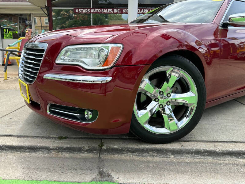 2013 Chrysler 300 C photo 14