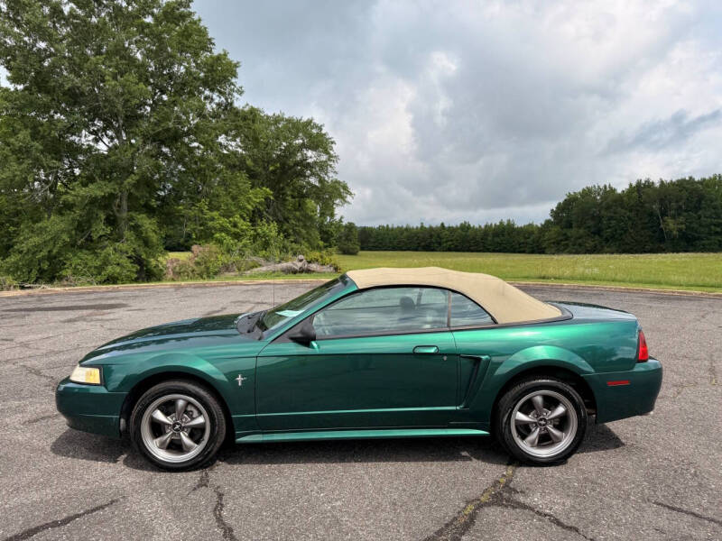 2000 Ford Mustang