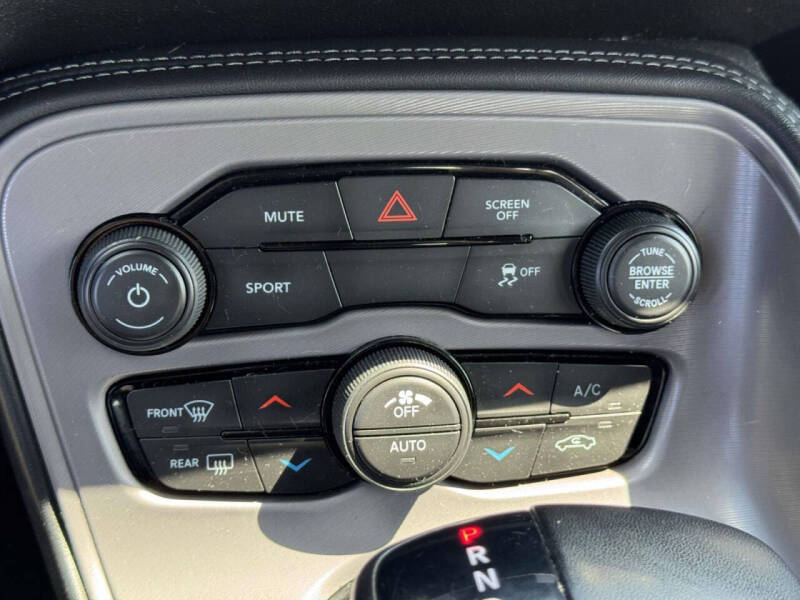 2023 Dodge Challenger SXT