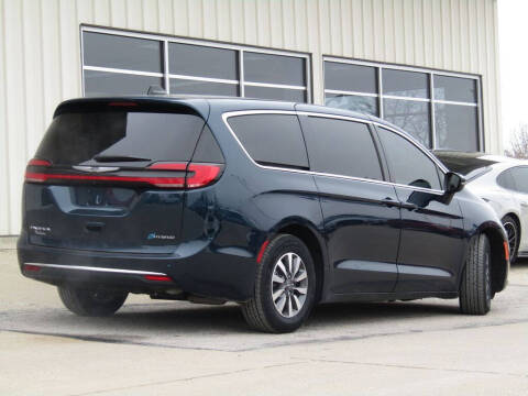 2023 Chrysler Pacifica Plug-In Hybrid Touring L