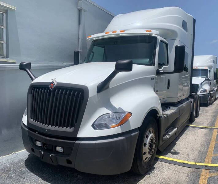 2021 International LT625