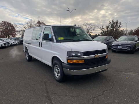 2025 Chevrolet Express 3500