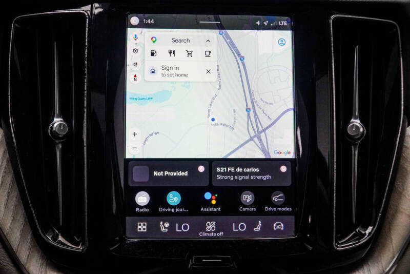2023 Volvo XC60 B5 Plus Bright Theme