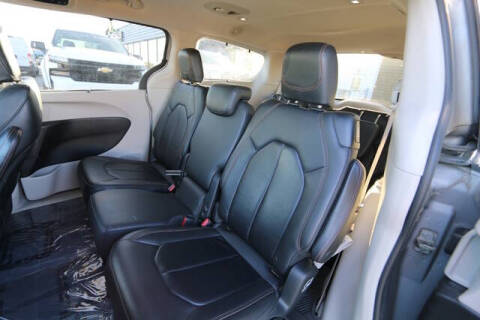 2017 Chrysler Pacifica Touring-L