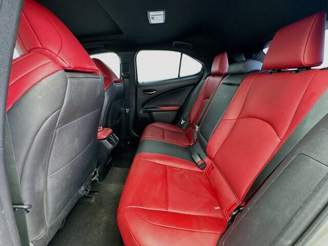 2022 Lexus UX 250h F SPORT