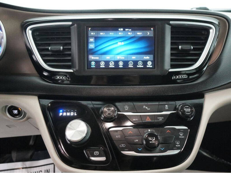 2019 Chrysler Pacifica LX