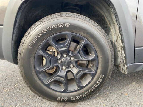 2022 Jeep Cherokee Trailhawk