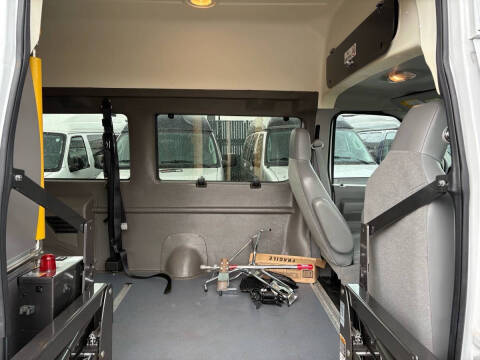 2013 Ford E-Series E-350 SD