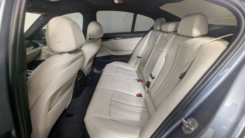 2018 BMW 5 Series 530i