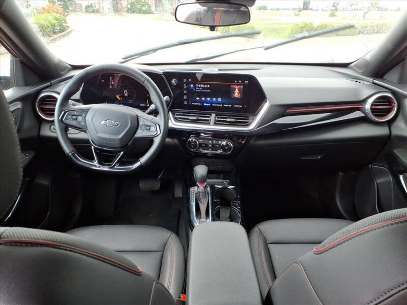 2025 Chevrolet Trax RS