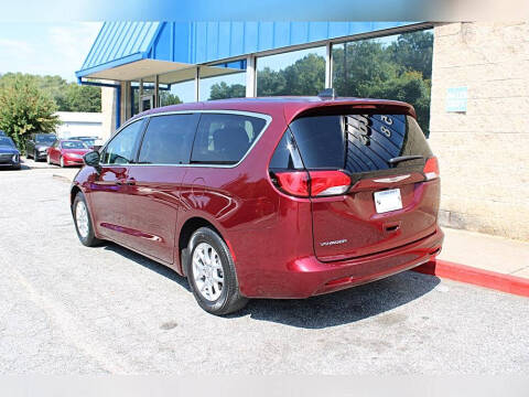 2021 Chrysler Voyager LX