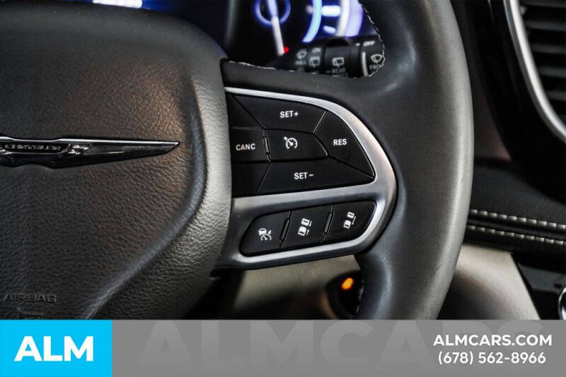 2024 Chrysler Pacifica Plug-In Hybrid Select