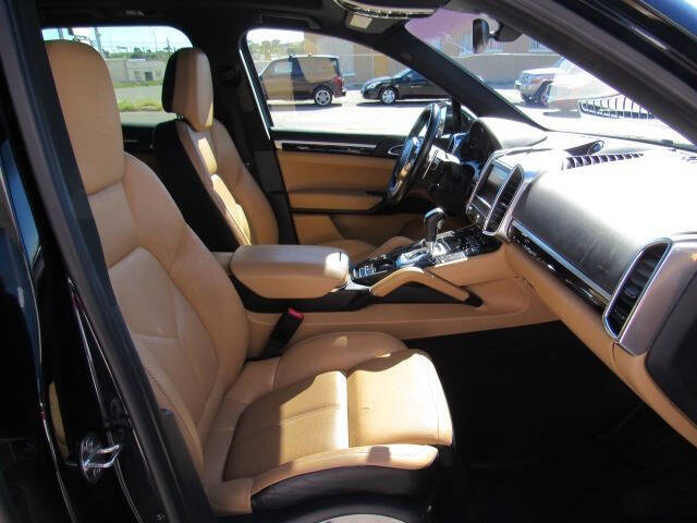 2014 Porsche Cayenne Platinum