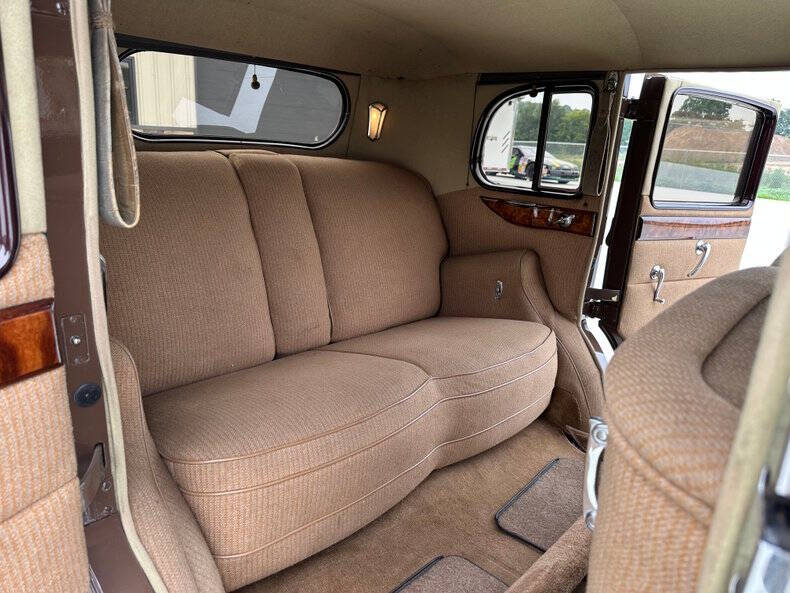 1934 Pierce-Arrow 1240A V12 Sedan