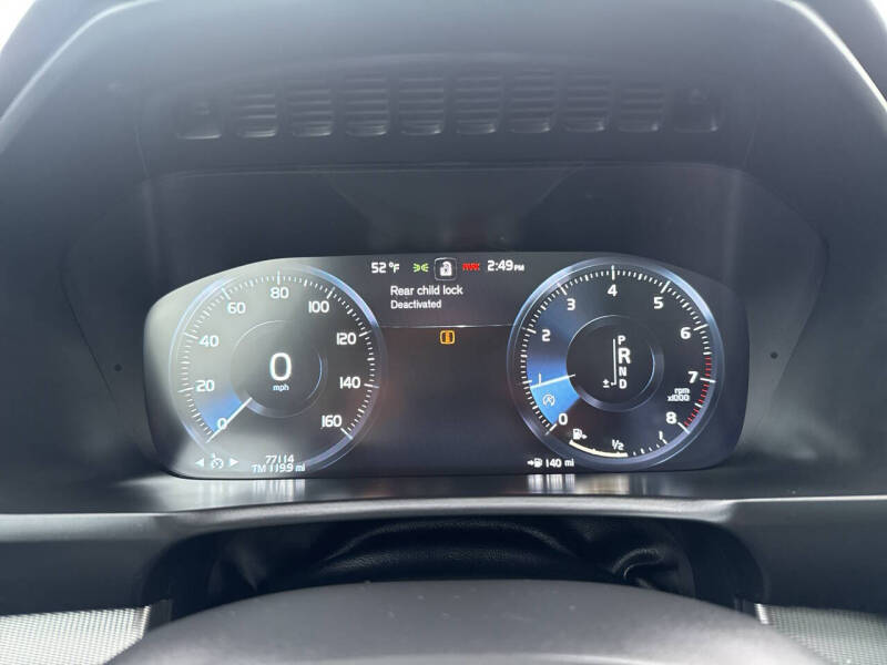 2017 Volvo XC90 T6 R-Design