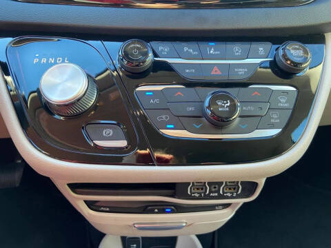 2022 Chrysler Pacifica Touring L