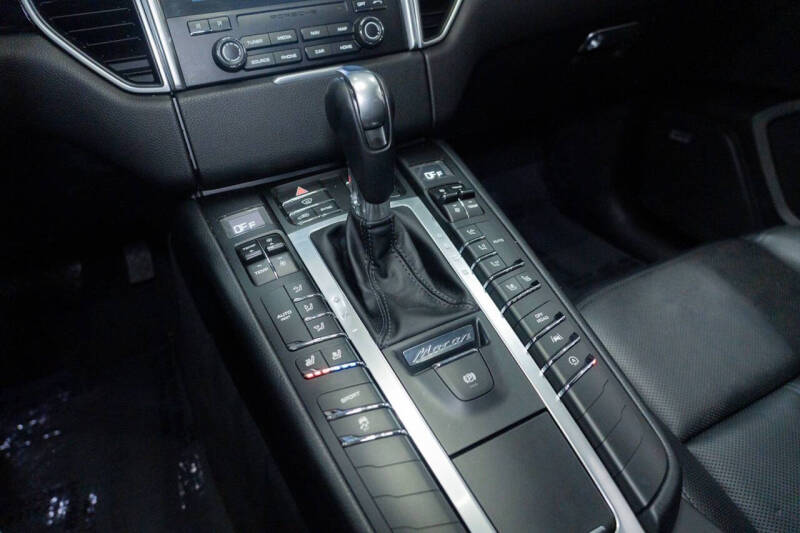 2017 Porsche Macan
