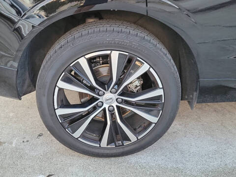 2023 Volvo XC60 B5 Plus Dark Theme