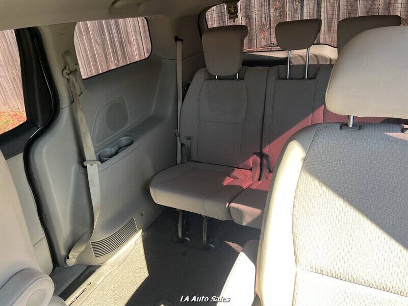 2016 Kia Sedona L