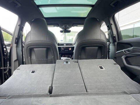 2022 Audi e-tron S quattro Premium Plus