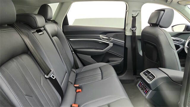 2024 Audi Q8 e-tron quattro Premium Plus