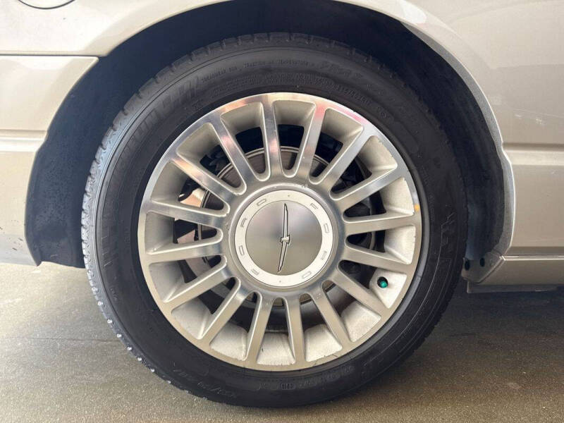 2004 Ford Thunderbird Deluxe