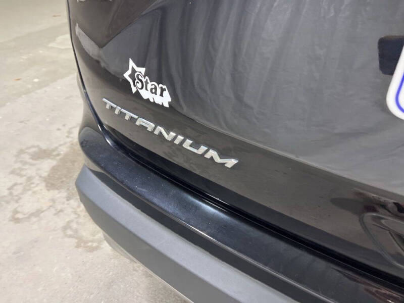 2021 Ford Edge Titanium