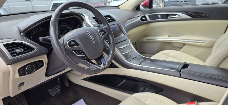 2013 Lincoln MKZ