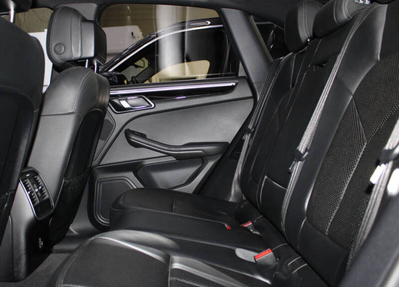 2017 Porsche Macan