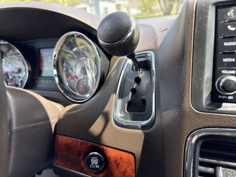 2014 Chrysler Town and Country Touring-L