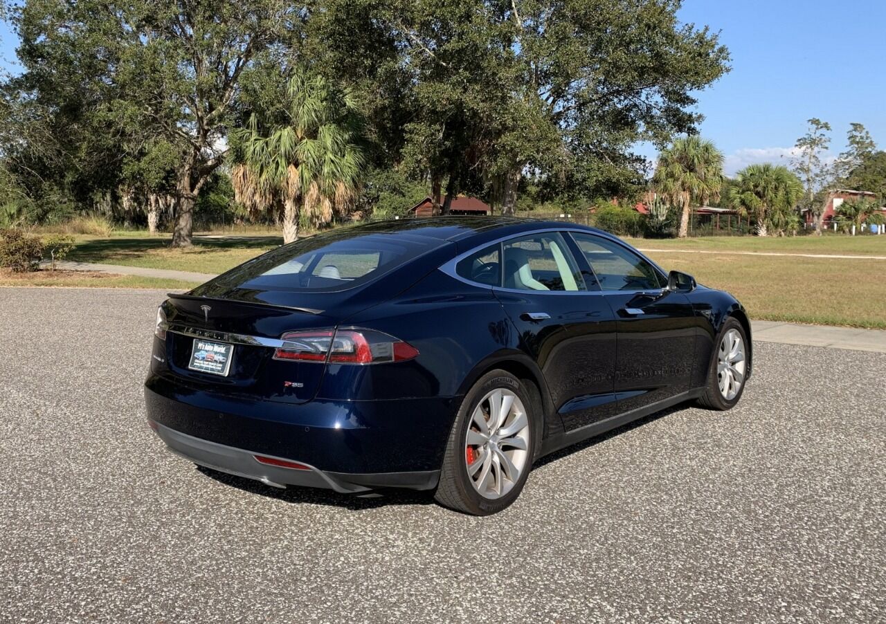 2014 Tesla Model S 6