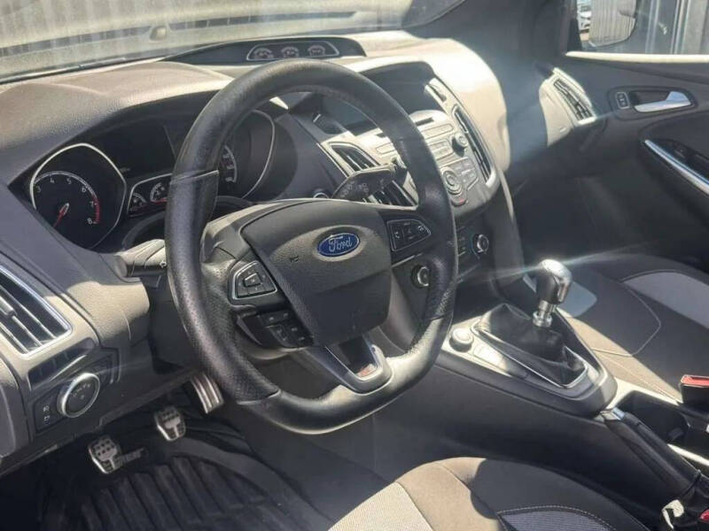 2017 Ford Focus ST