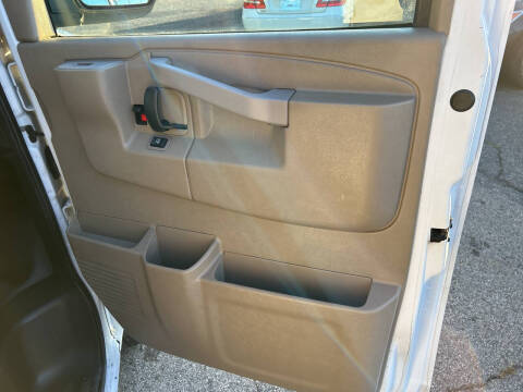 2017 GMC Savana 2500