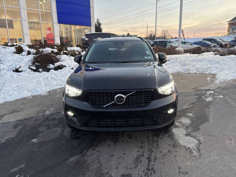 2026 Volvo XC40 B5 Plus