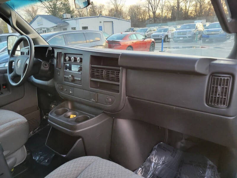 2017 GMC Savana 2500