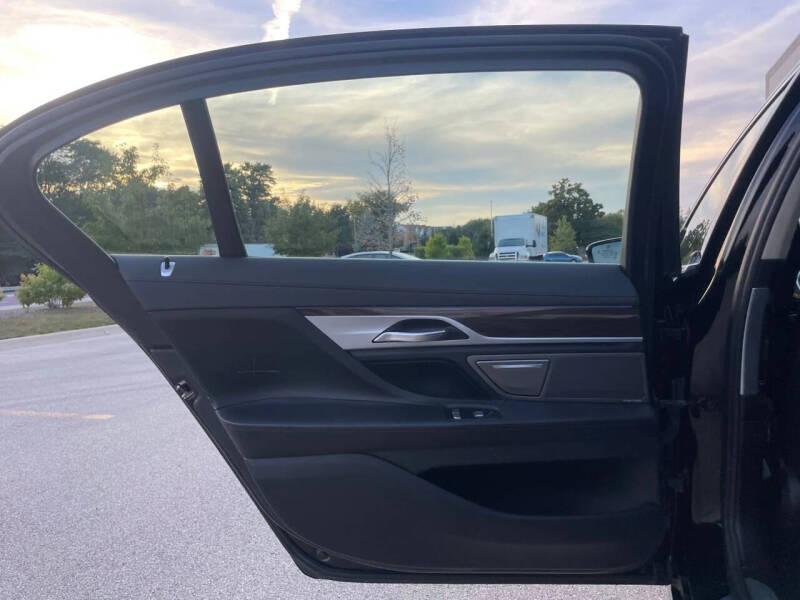 2017 BMW 7 Series 740i