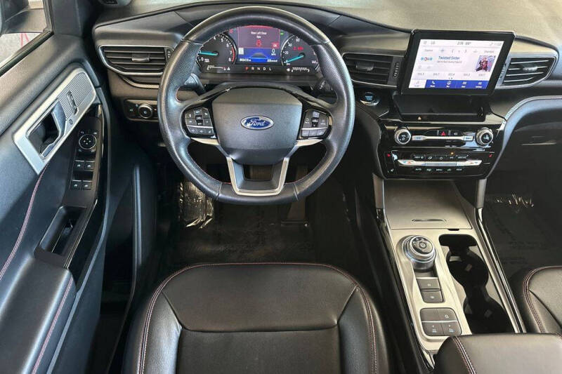 2022 Ford Explorer ST-Line