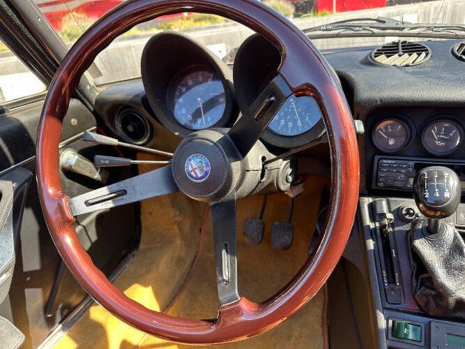 1986 Alfa Romeo Spider Veloce