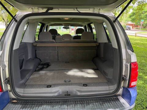 2004 Ford Explorer XLT