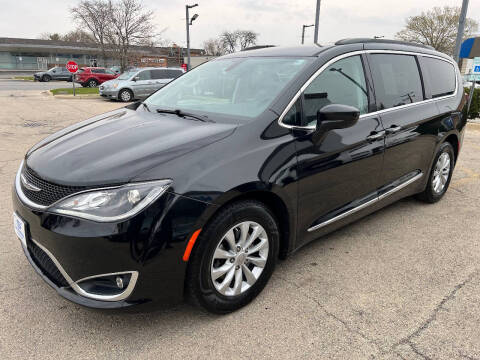 2017 Chrysler Pacifica Touring-L