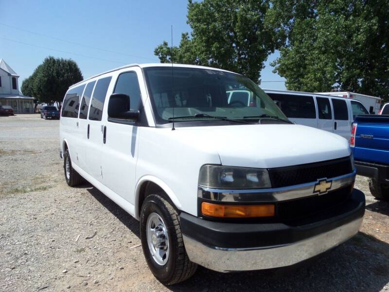 2014 Chevrolet Express Passenger for sale at AUTO FLEET REMARKETING, INC. in Van Alstyne TX
