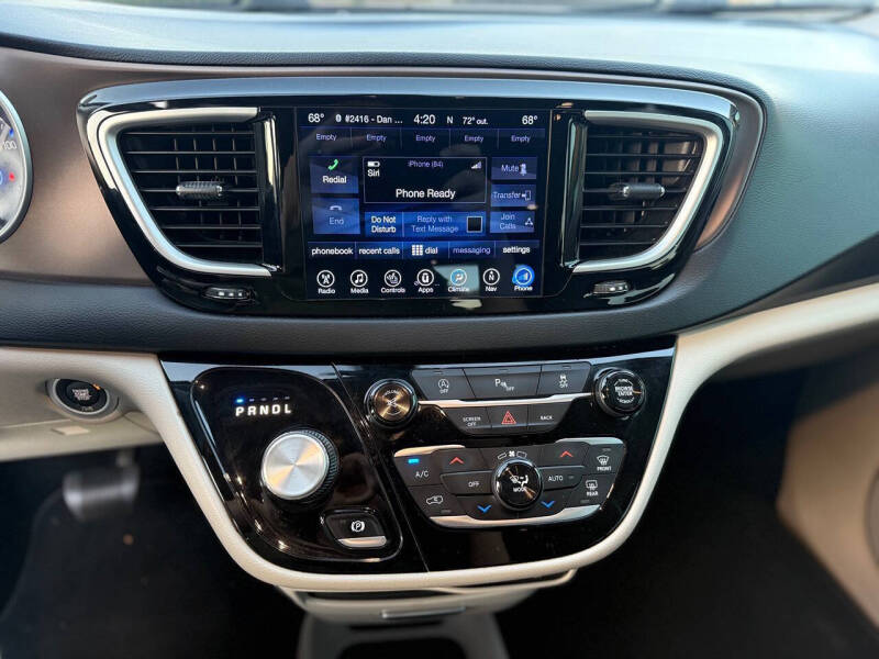 2017 Chrysler Pacifica Touring-L