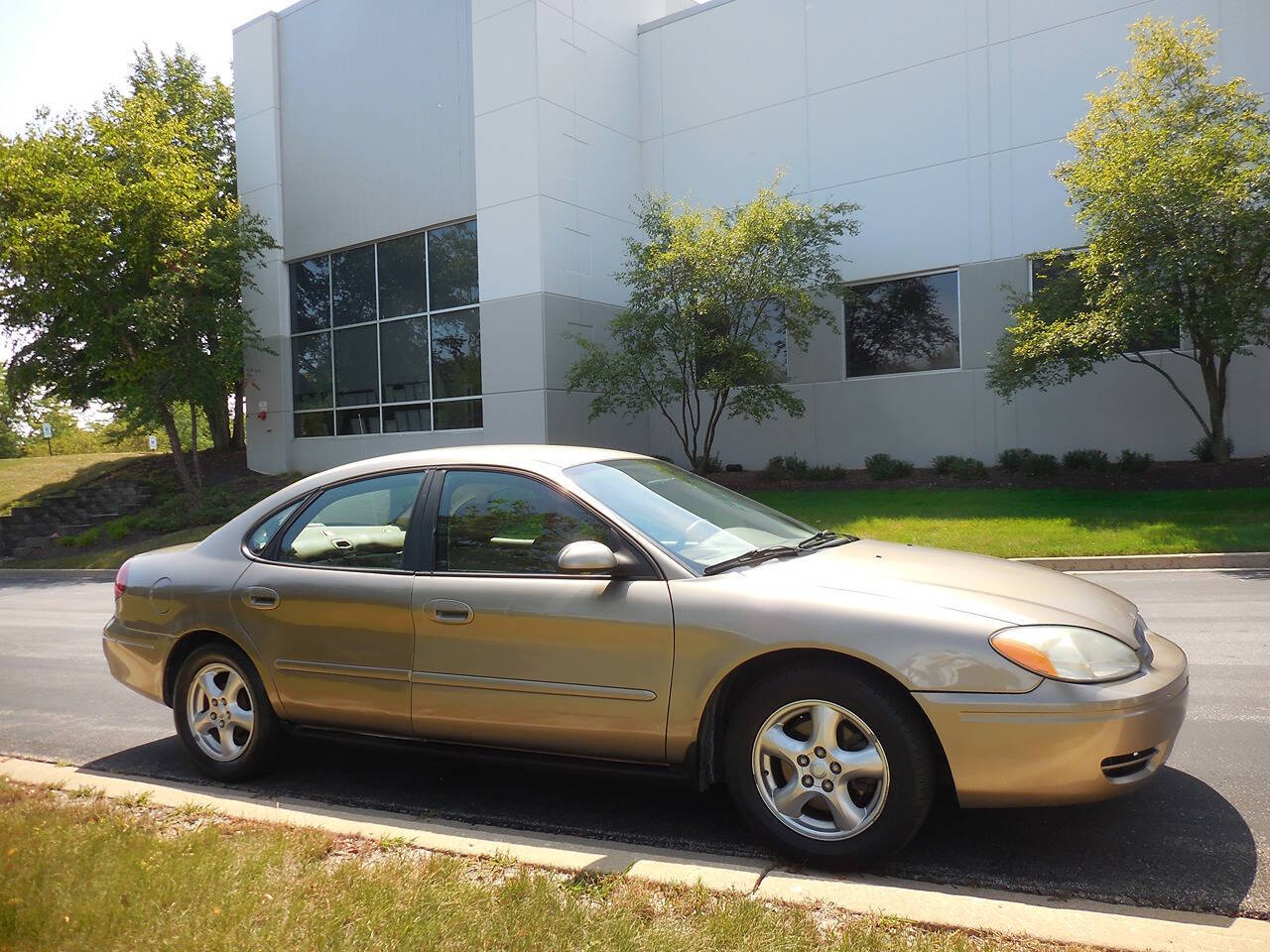 2003 Ford Taurus for sale at Genuine Motors in Schaumburg, IL