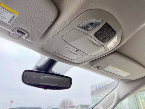 2024 Chrysler Pacifica Plug-In Hybrid Select