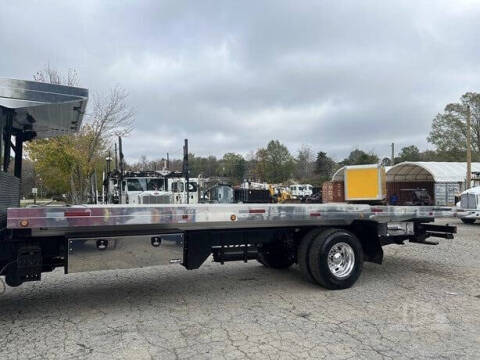 2009 Peterbilt 335