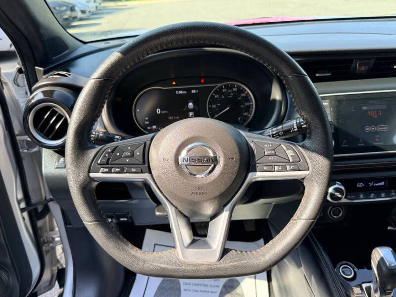 2019 Nissan Kicks SR
