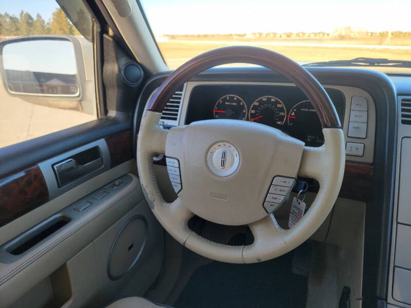 2006 Lincoln Navigator Ultimate photo 19