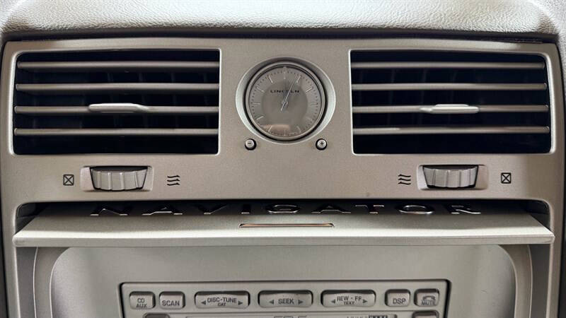 2004 Lincoln Navigator Luxury