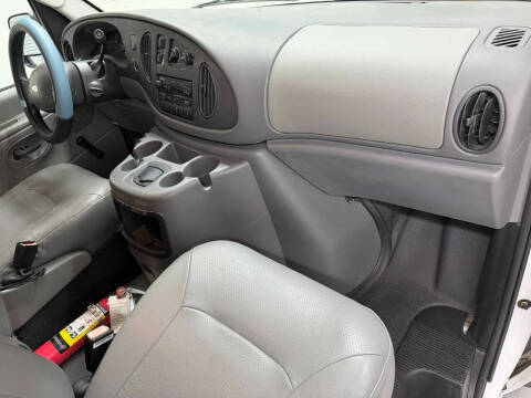 2003 Ford E-Series E-350 SD XL